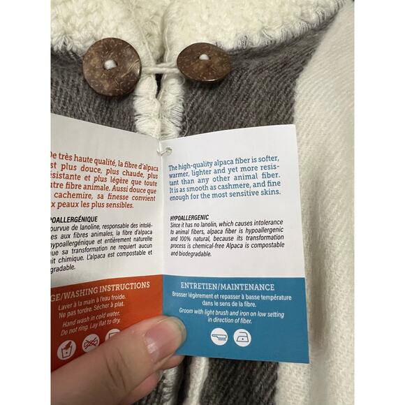 NWT Tresart Cache Women's Wool Alpaca Ecuadorian Poncho Cape Sweater One Size - Picture 3 of 11